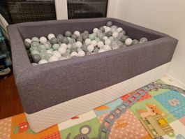 XXL Bälleli Bad mit ca 400 Bällen