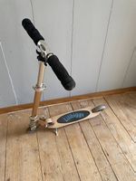 Diverse Trottinette , verschiedene Farben und Ausführungen 