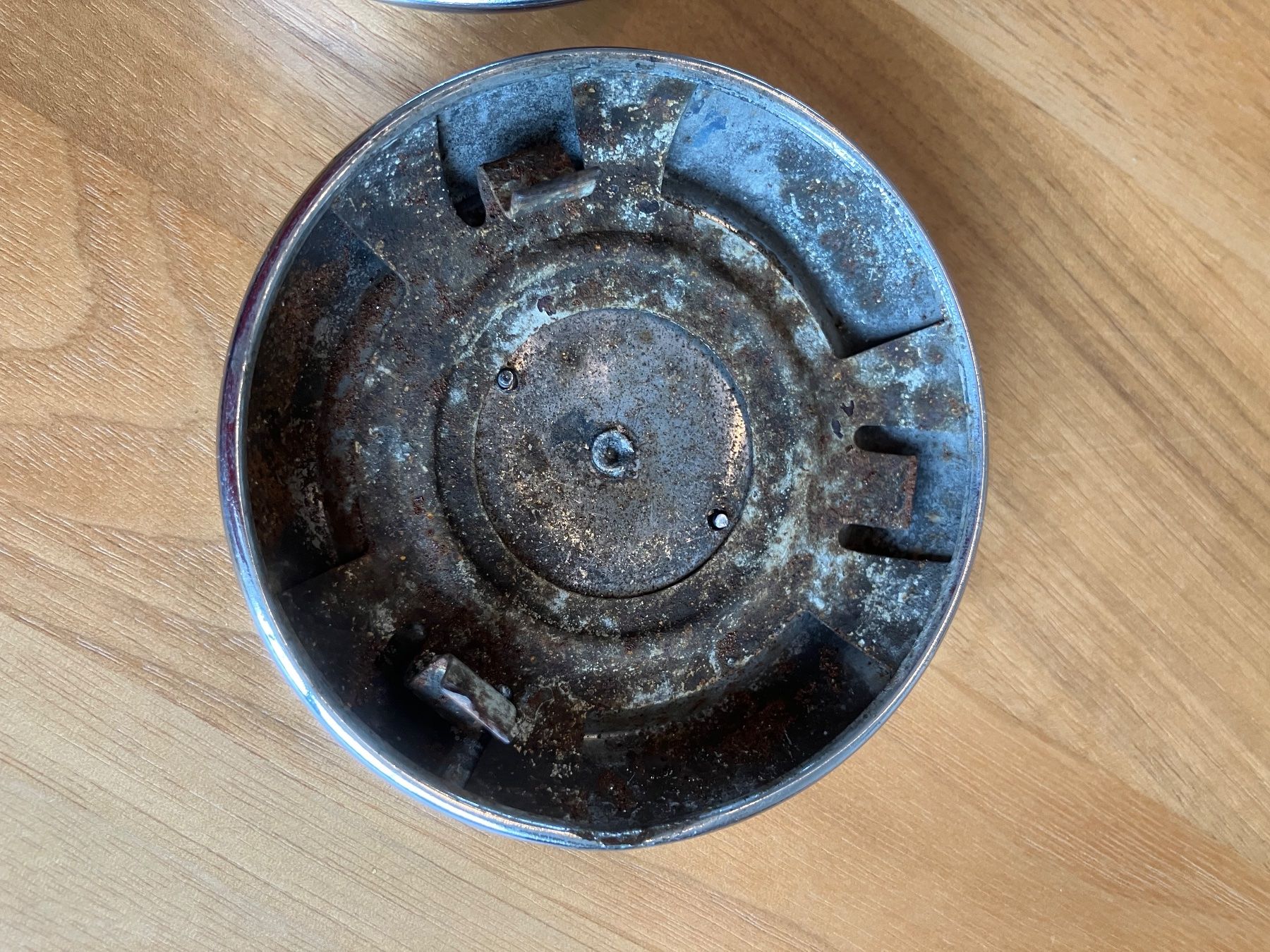 Opel Toutes les pièces auto: Original Opel Radkappen / Nabendeckel Oldtimer 2 Stk. – D'occasion à Dintikon par 51rh 3