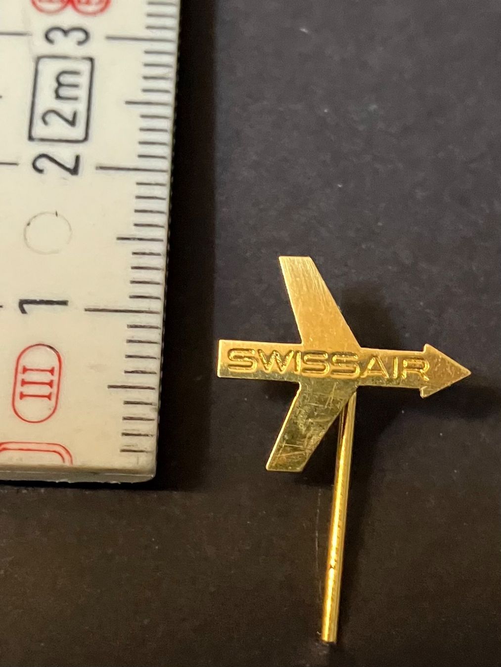 Swissair Placchette & Badge: SWISSAIR - SCHWEIZER FLUGGESELLSCHAFT - ANSTECKNADEL – Usato da Basel venduto da lagavulin02 1
