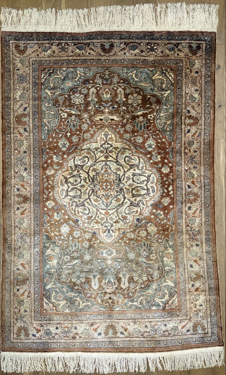 Teppiche: Echter handgeknüpfter Medaillon Kayseri – Gebraucht aus Bennau von Mayer_Carpets 1