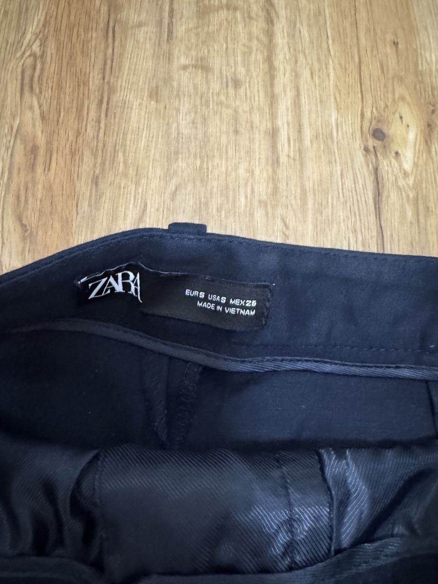 Zara Pantaloni: Zara Shorts, Dunkelblau, Grösse S – Nuovo (secondo la descrizione) da Lachen SZ venduto da nathiisch 2