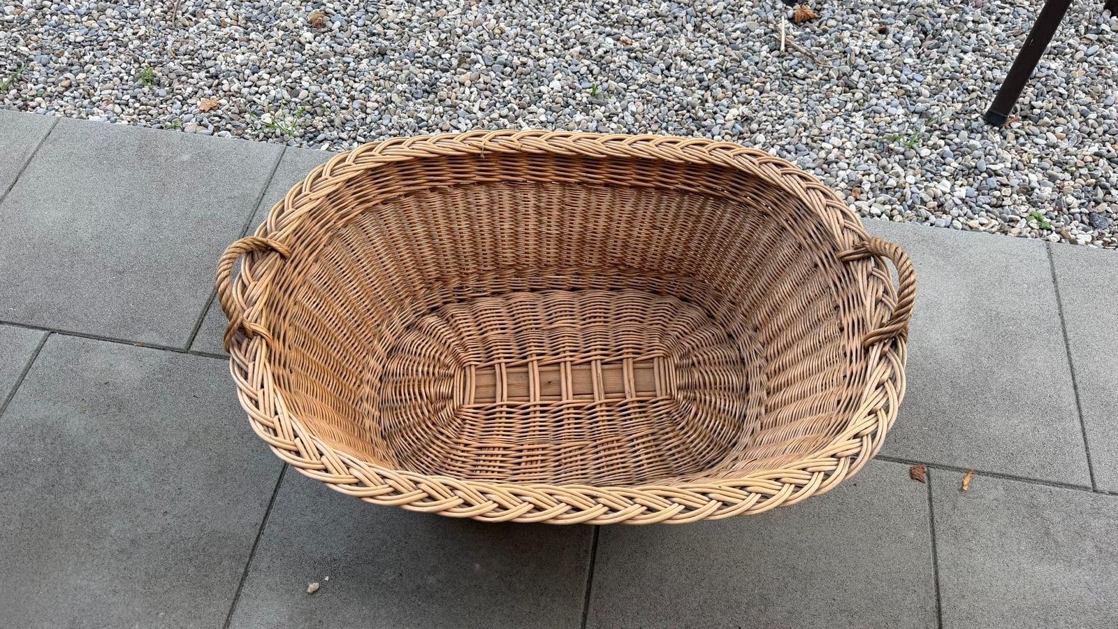Sonstige Antiquitäten & Kunst: Wäschekorb aus Weidengeflecht oval – Gebraucht aus Krauchthal von SamsPuce 1