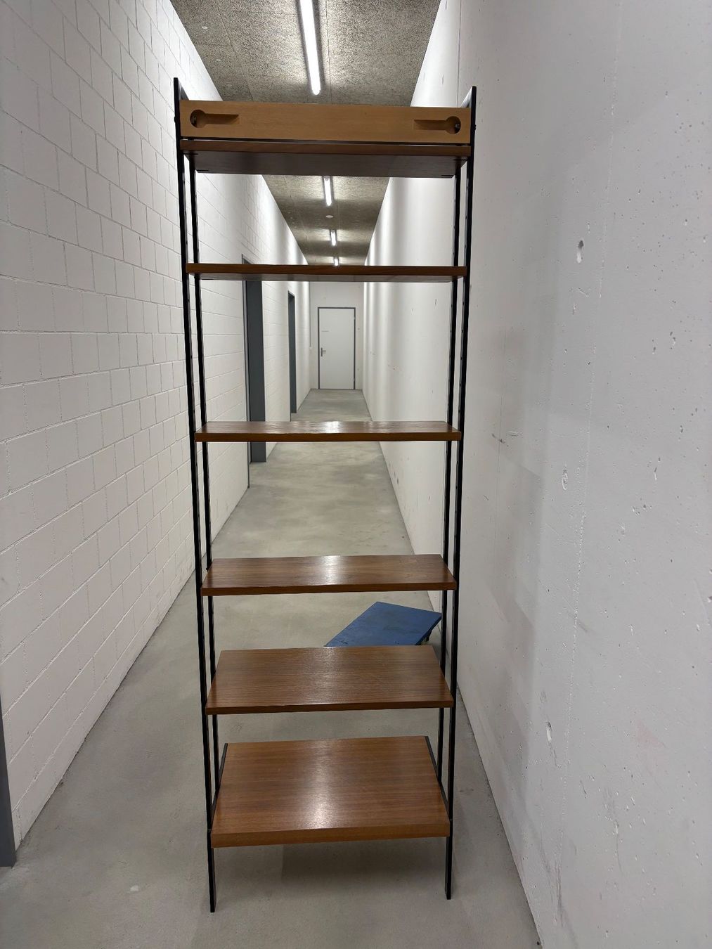 Scaffali: Bücherregal 70-iger Jahre Designklassiker – Usato da rotkreuz venduto da baudisch 3