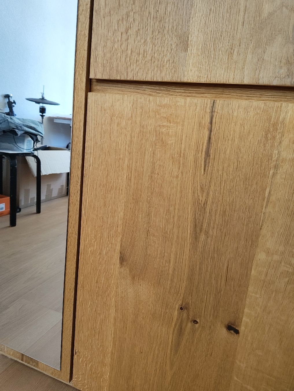 Armadi: Massiver Holzschrank mit Spiegel aus Eiche – Nuovo (secondo la descrizione) da Kreuzlingen venduto da fix_wx75 4
