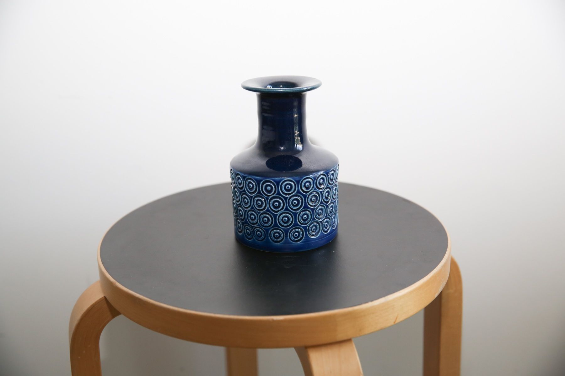 Vasen & Gefässe: blue ceramic vase – Gebraucht aus Zürich von considermichael