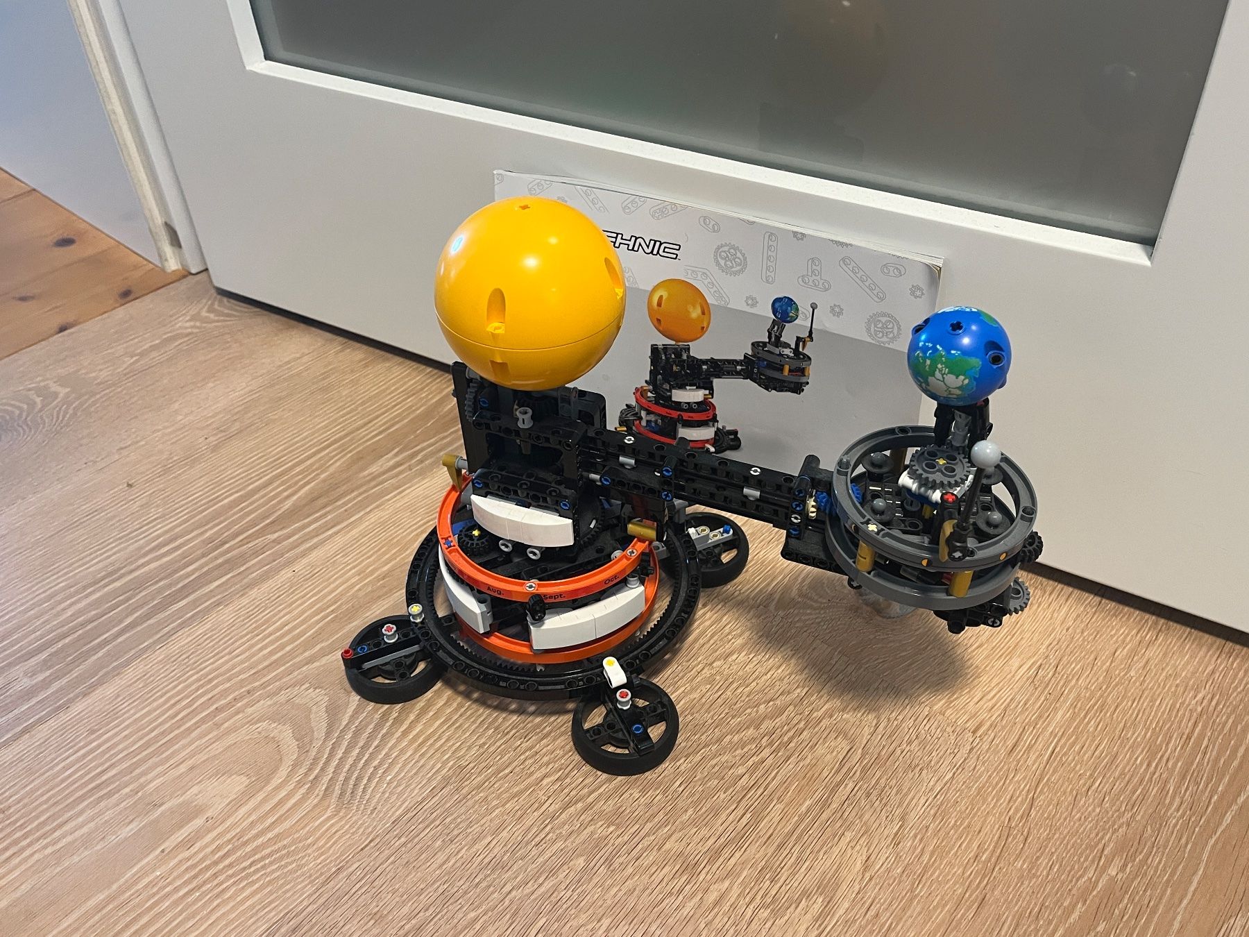 Lego Kit di costruzioni: Lego Technic 42179 Sonne Erde Mond Modell – Usato da Winterthur venduto da Wusa01