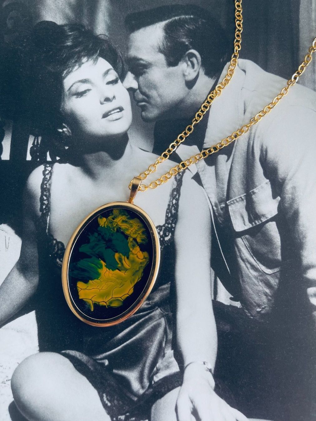 Catenine: Wunderschöne Kette mit Medaillon – Usato da Winkel venduto da KaschmirArt 5