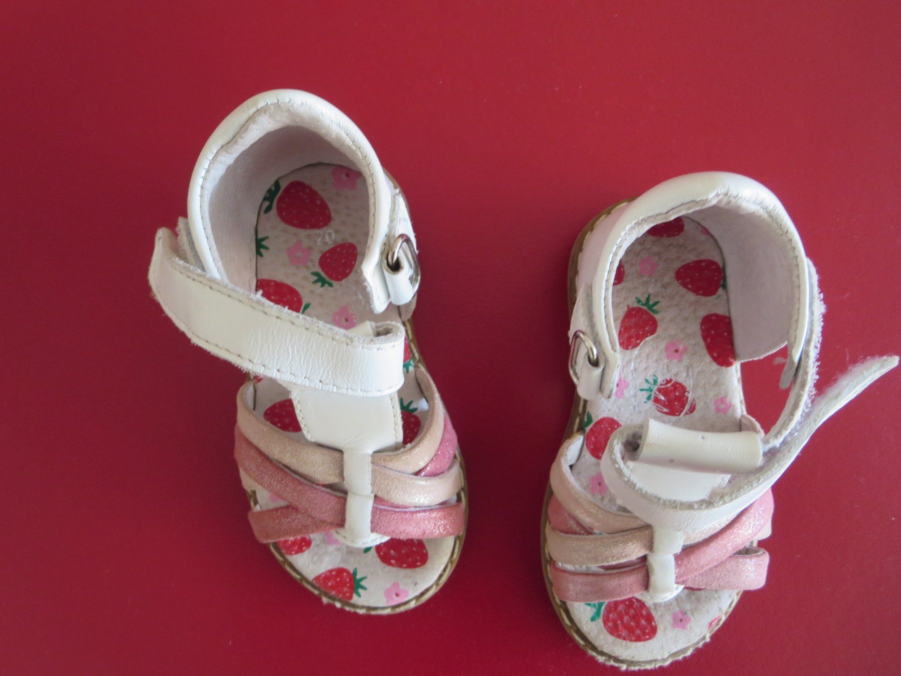 Scarpe per ragazze: Mädchen Sommer Sandale /Gr. 20 – Usato da Wallisellen venduto da Arvenstube 1