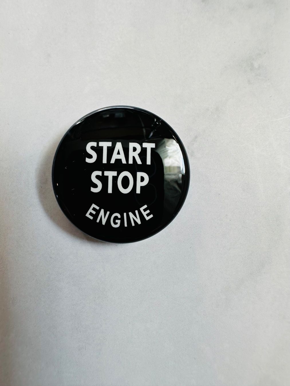 BMW Toutes les pièces auto: BMW Start Knopf E60 E70 E71 E81 E83 E84 E87 E89 E90 E91 E92 – Neuf avec emballage d'origine à Balsthal par D.K.Autoteile11 6