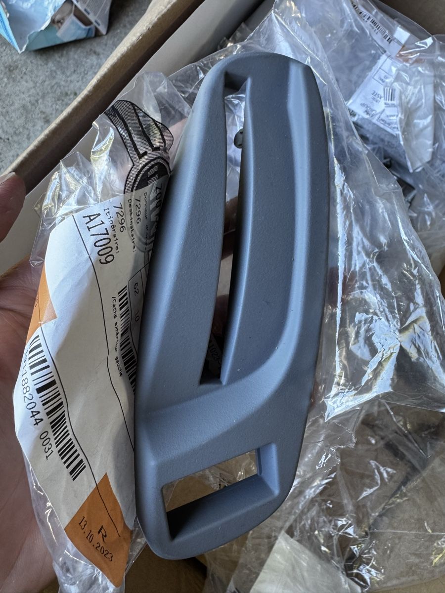 BMW Alle Autoersatzteile: E46 insert de siège gauche  – Neu und originalverpackt aus Cressier FR von UmbraOminis