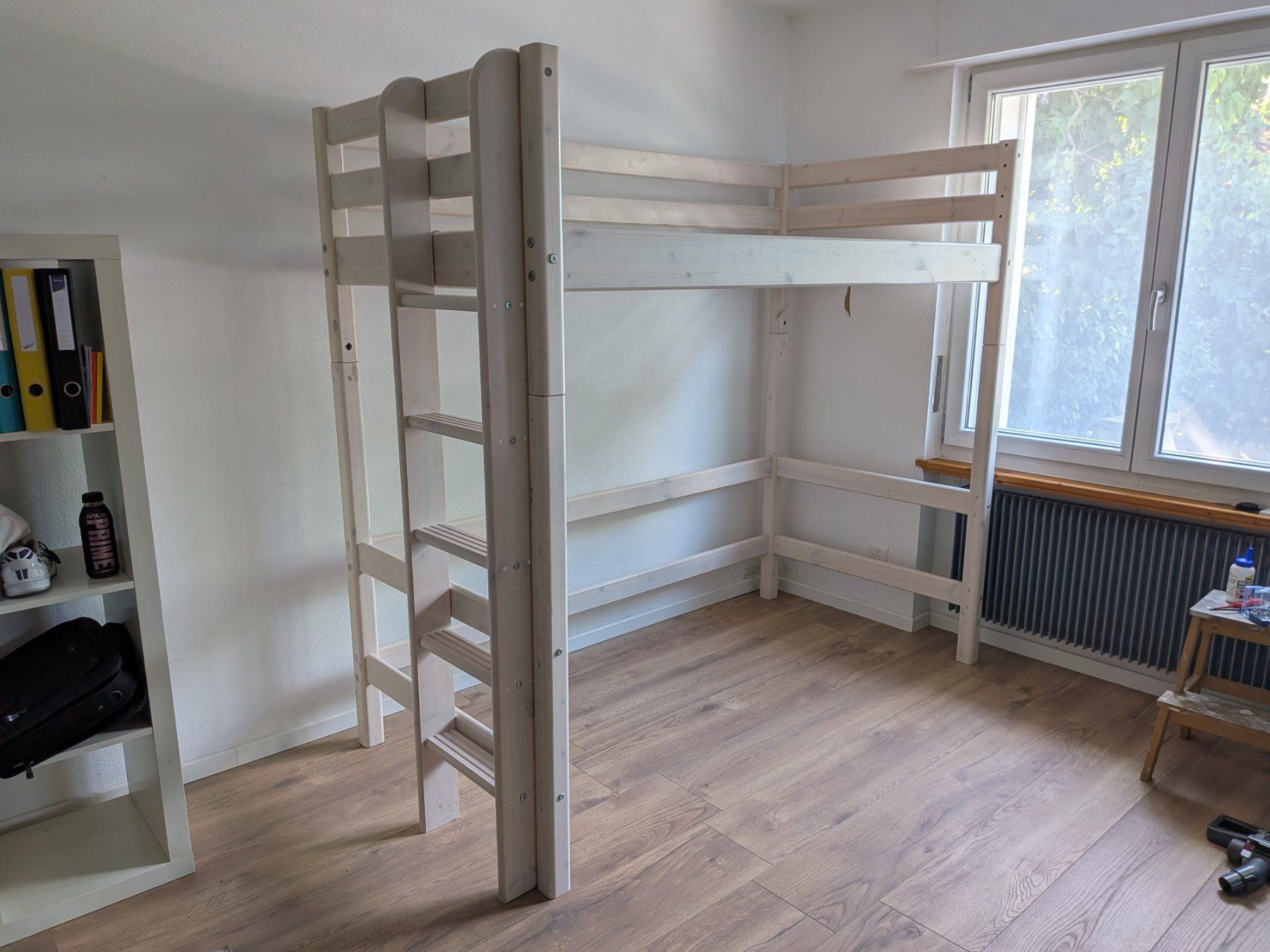 Flexa Letti: Lit mezzanine bois blanc – Usato da Orpund venduto da Gredouille