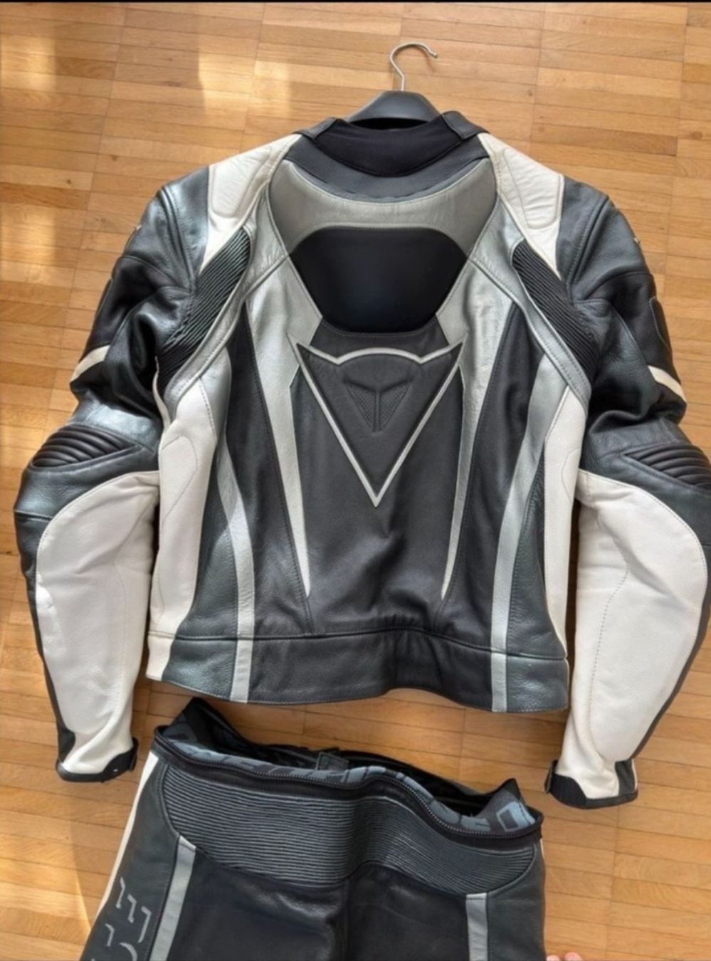 Dainese Lotti di vestiti: Kombi Motorrad Dainese – Usato da Diessenhofen venduto da pol_vf5q 2