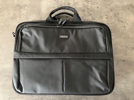 Dicota Laptop Tasche NEU