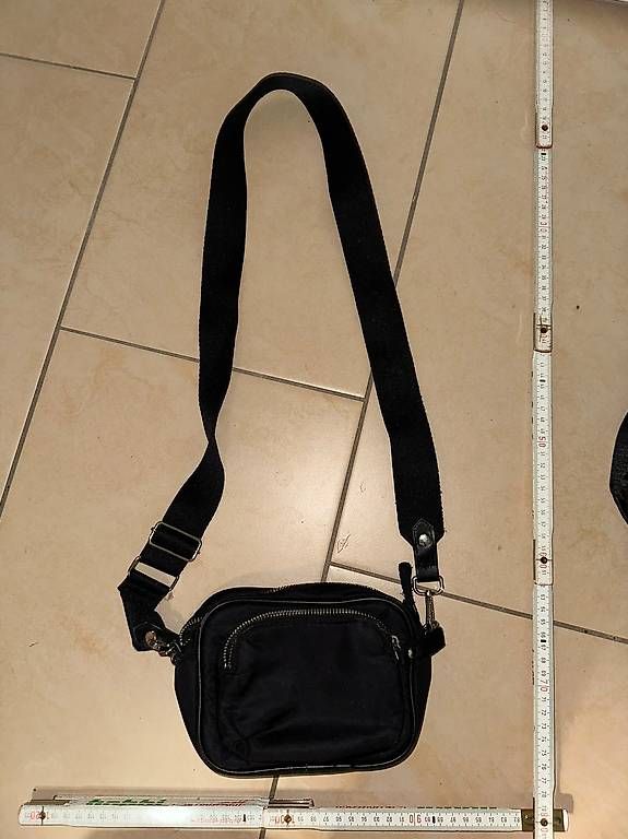 Taschen für Damen: Handtasche – Gebraucht aus Schlieren von S_Dragon 1