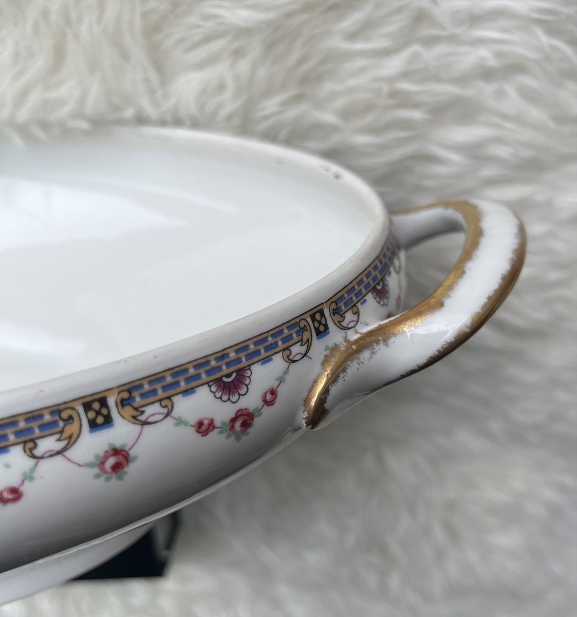 Ciotole: Limoges Servierschale mit Deckel, Blumenmuster – Usato da St. Gallen venduto da reg_f8h8 5