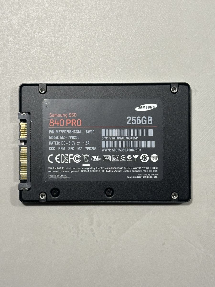 Samsung Dischi rigidi: Samsung 840 Pro - 254 GB – Usato da Knonau venduto da terraphos
