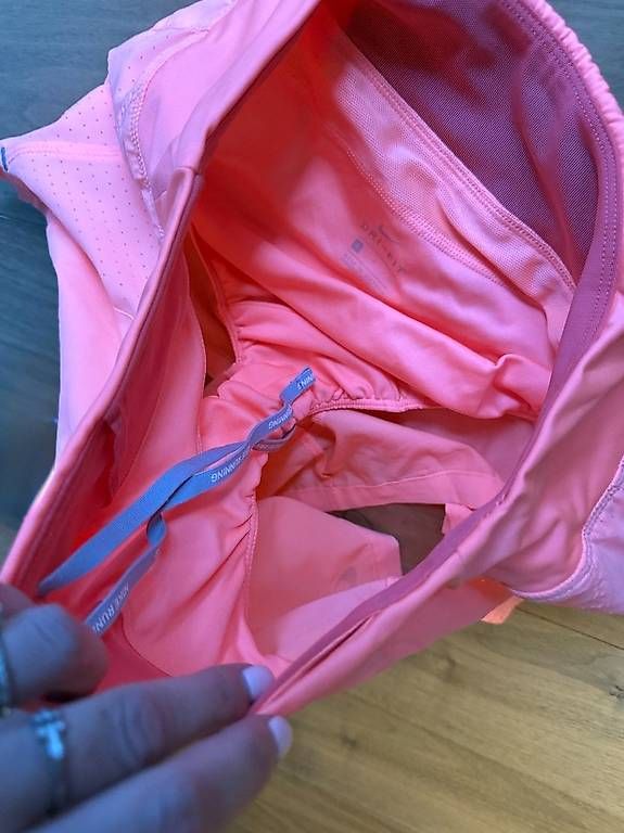 Nike Pantaloni: Shorts Nike - S – Usato da St-Sulpice VD venduto da juhdu 3
