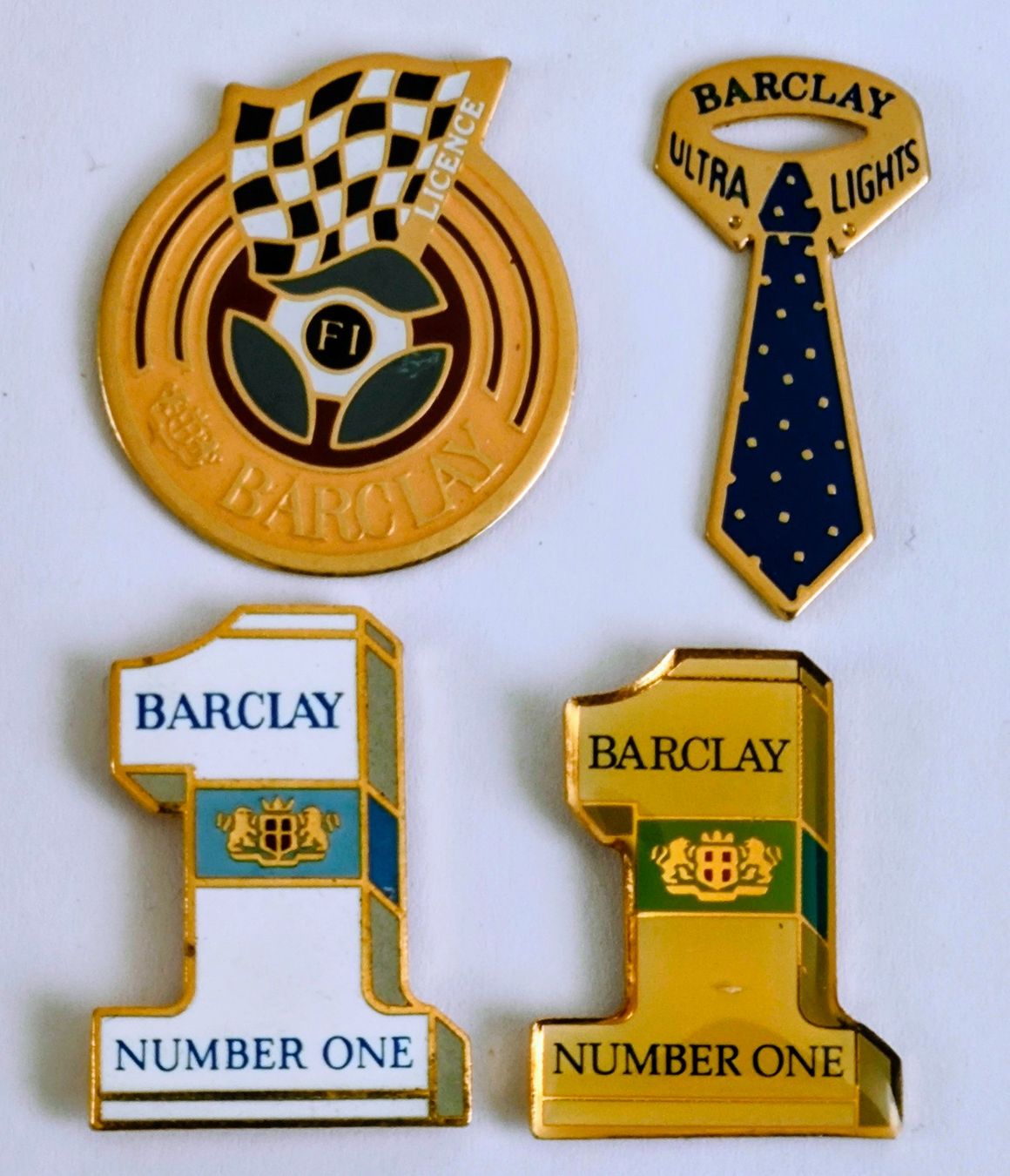 Plaketten & Abzeichen: 4 BARCLAY Pins – Gebraucht aus Pfäffikon ZH von Colacity
