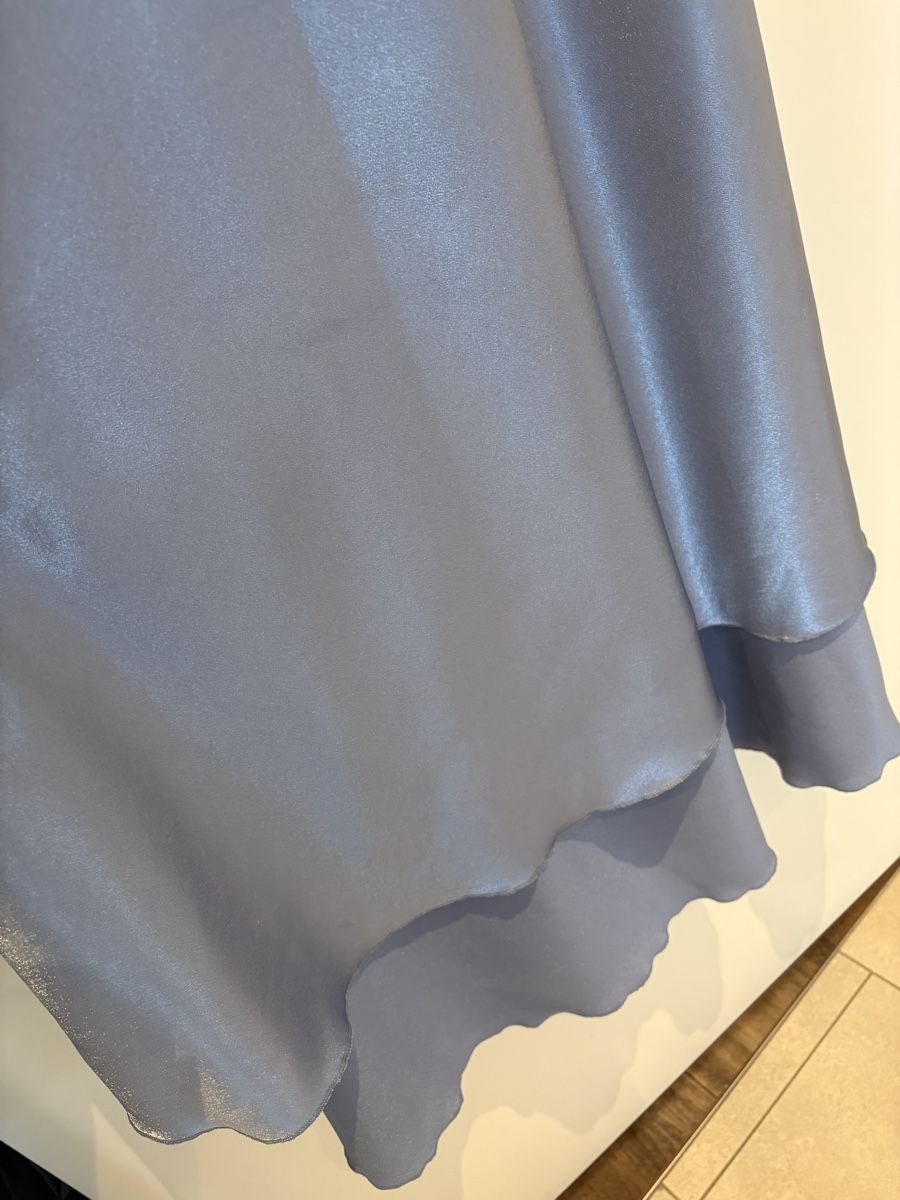 Kleider: Samtig, schimmerndes hellblaues Kleid, 36/38 – Gebraucht aus Kloten von Eilahtan77 1