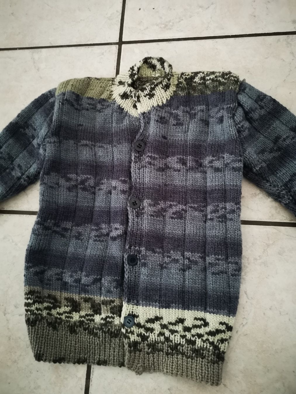 Maglioni & Felpe: 2 x warme woll strick Pullover und strick Jacke gr. 104-110 – Nuovo (secondo la descrizione) da Sevelen venduto da gsandax 1