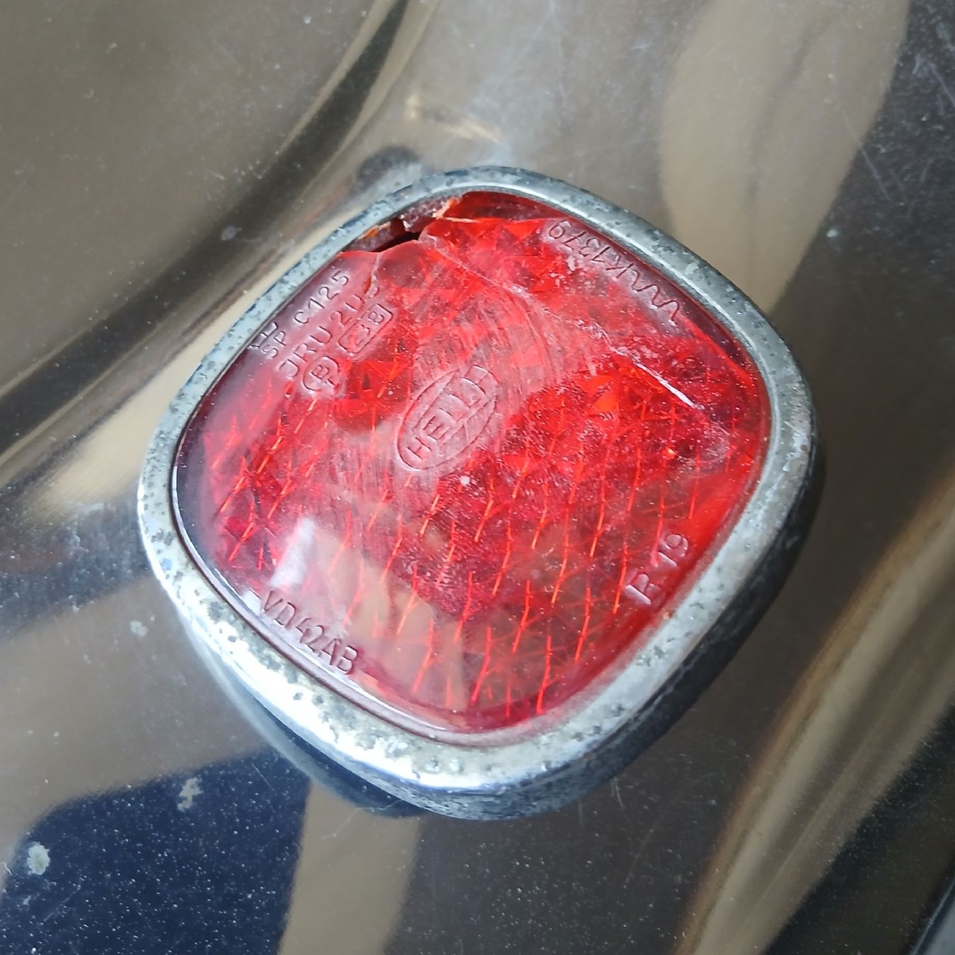 Buick Tutti pezzi di ricambio auto: Pare-chocs arrière Buick Riviera 66 – Usato da la heutte venduto da Auto-stock 3