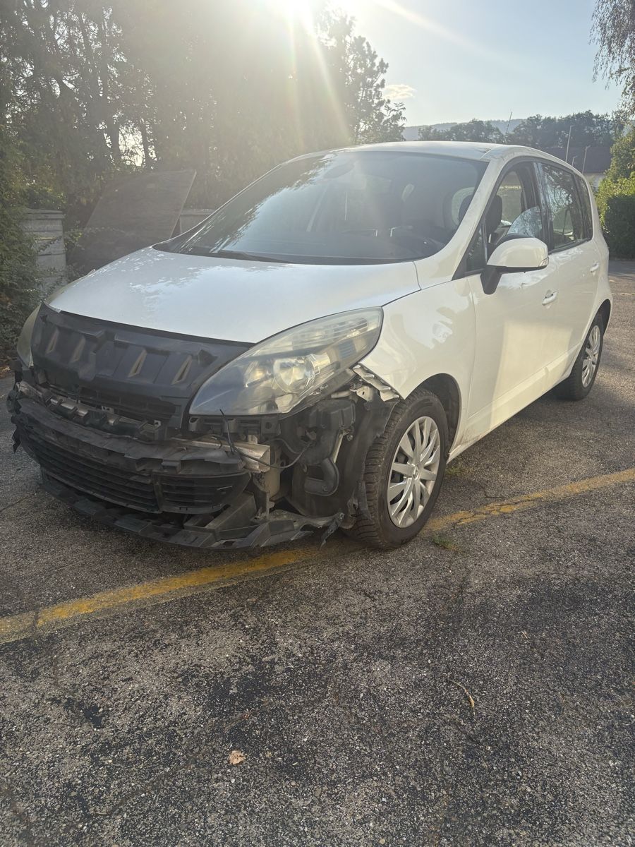Renault Automobili: Renault Scenic 1.9 DCI – Usato da Gals venduto da aya_p7pd 1