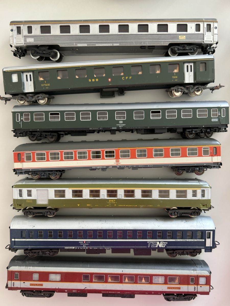 Modelleisenbahnen: Wagons HO model réduit – Gebraucht aus Veytaux von ccristina