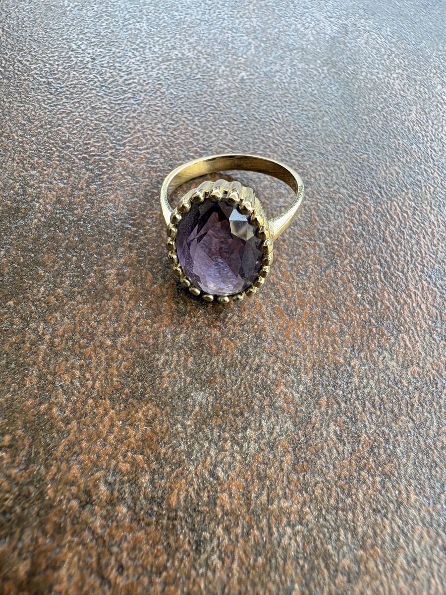 Ringe: Ring 333 Gold Amethyst oval Damenring – Gebraucht aus Tuggen von sunny715