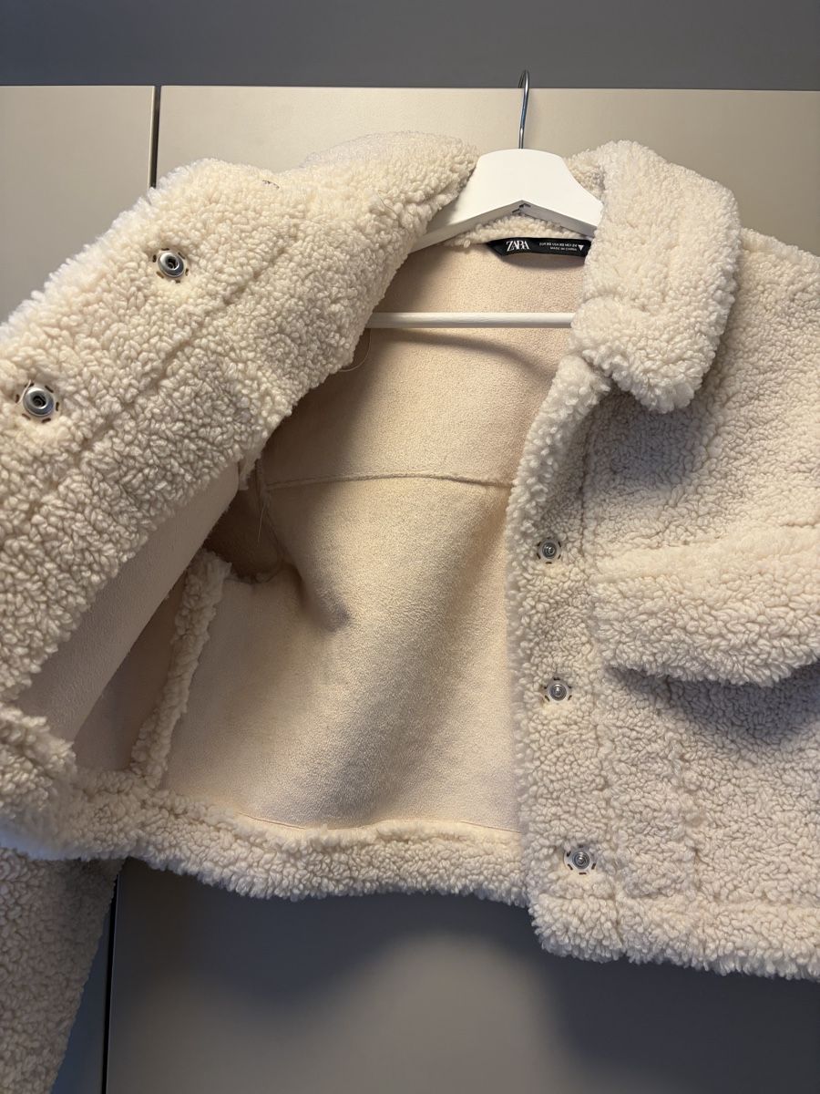 Zara Giacche: Übergangsjacke cropped Teddyoptik – Nuovo (secondo la descrizione) da Lenzburg venduto da lejlaim. 2