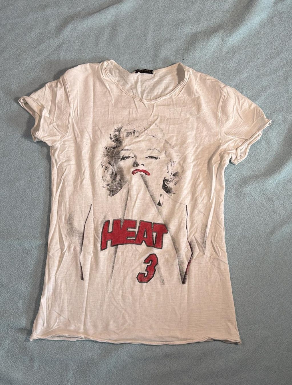 T-shirt: Absolute T-Shirt – Usato da Bern venduto da jbern3012