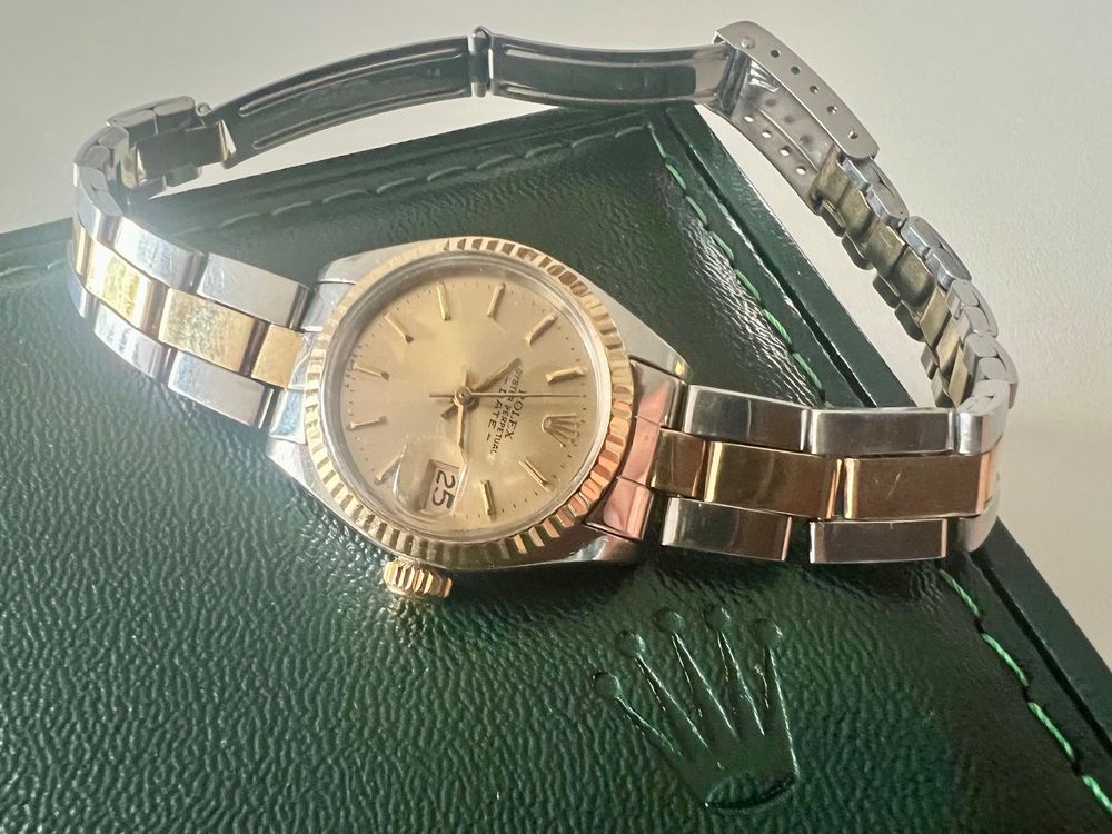Rolex Orologi: ROLEX Oyster Perpetual 26, Ref. 6917, Automatic, with box – Usato da Le Mont-sur-Lausanne venduto da LycaGallery 8