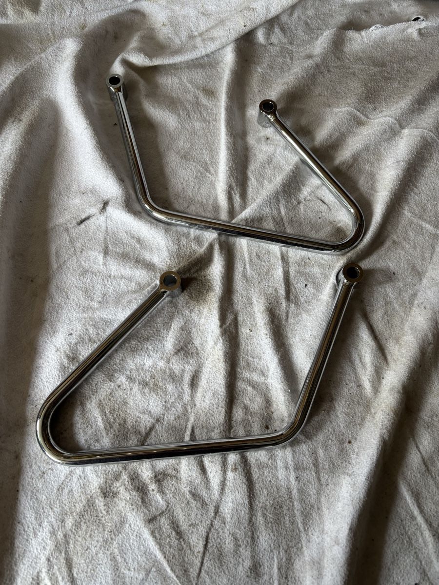 Harley-Davidson Toutes les pièces détachées moto: Harley Davidson Satteltaschenhalter – D'occasion à Schötz par Harley35 1