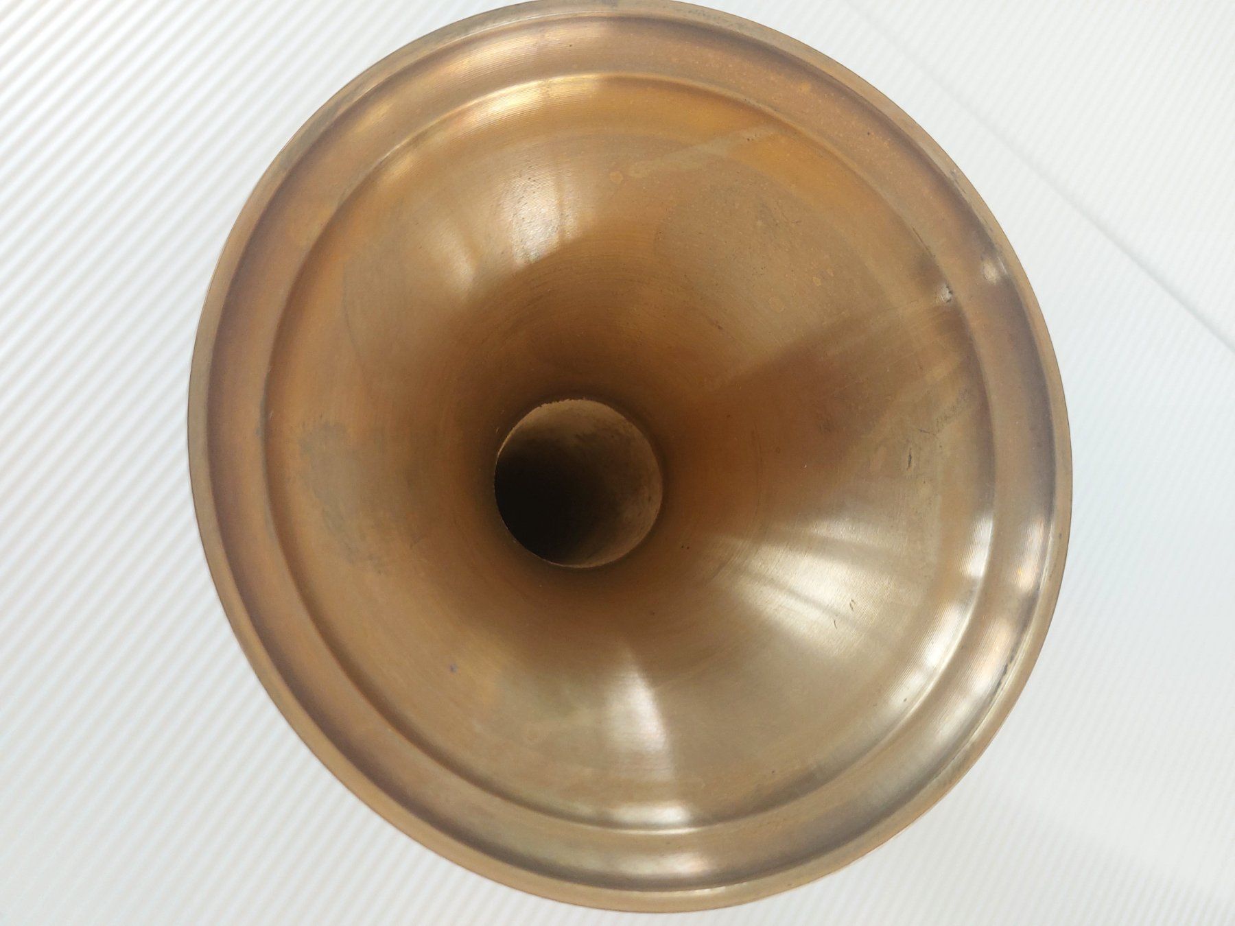 Vasi & Recipienti: Blumenvase aus Messing – Usato da Wädenswil venduto da Eureka 4