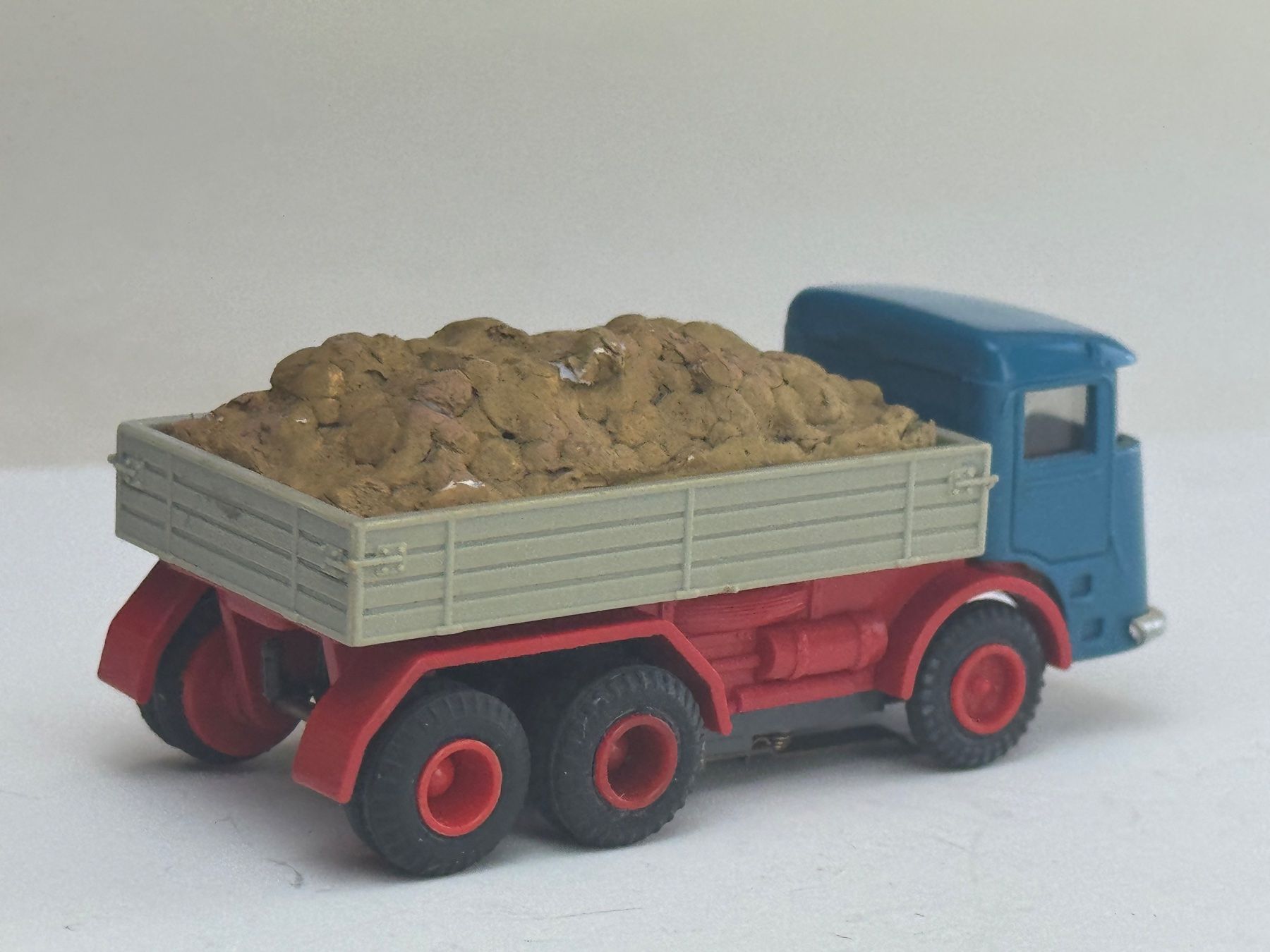 Faller 130134 – 4 Baucontainer, Blau, H0 (1:87), Stapelbar, Mit Treppe, Als Bausatz