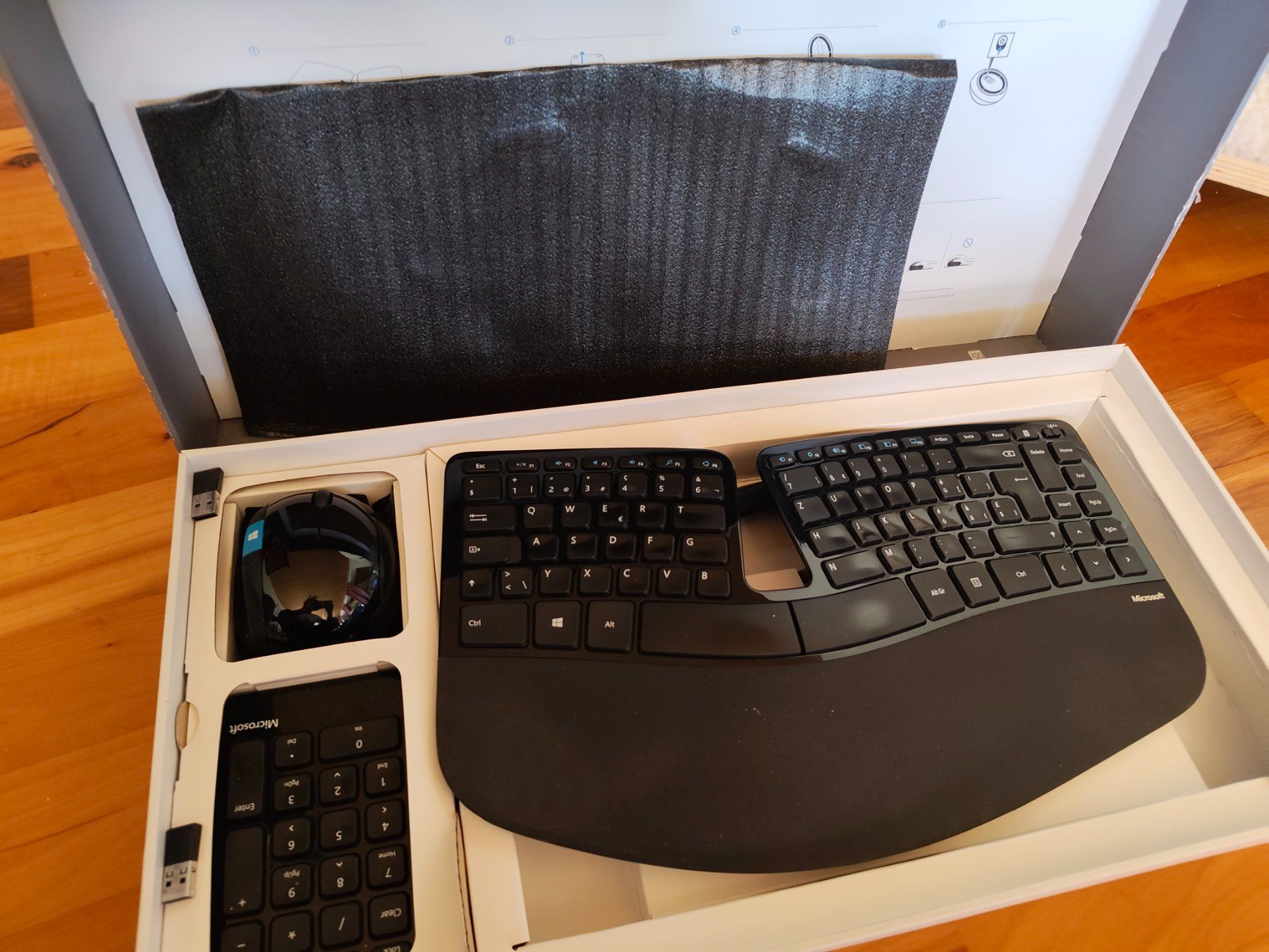 Microsoft Tastiere: Microsoft Sculpt Ergonomic Desktop Set, ideal for office – Usato da Niederglatt SG venduto da bella2022 1