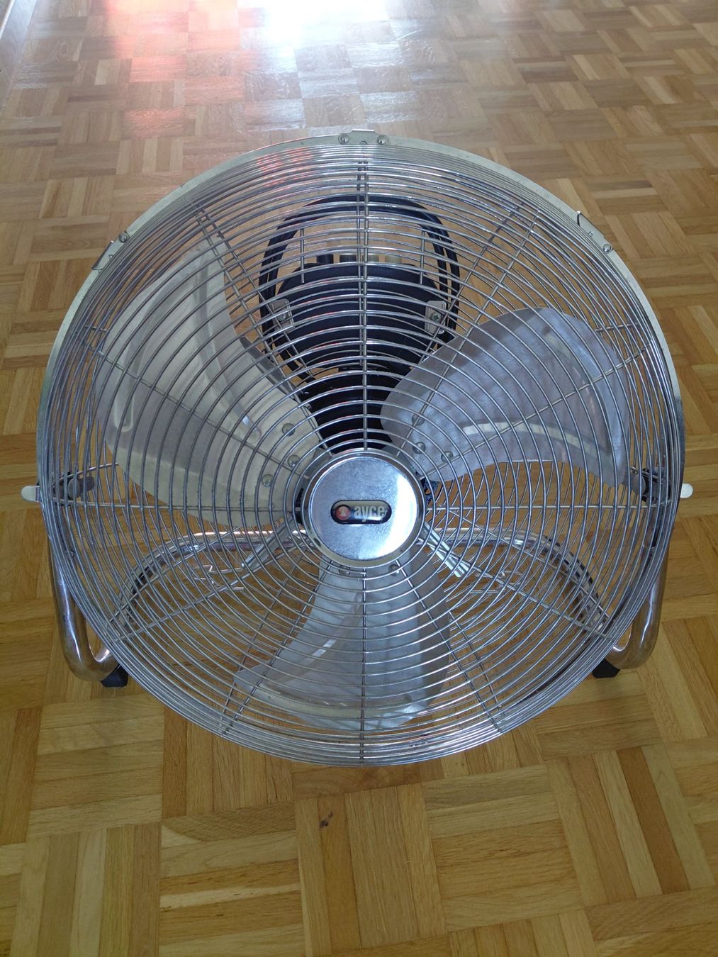 Ventilateurs: Ventilator Metall gross 50cm Durchmesser – Défectueux à Zürich par Grancanaria