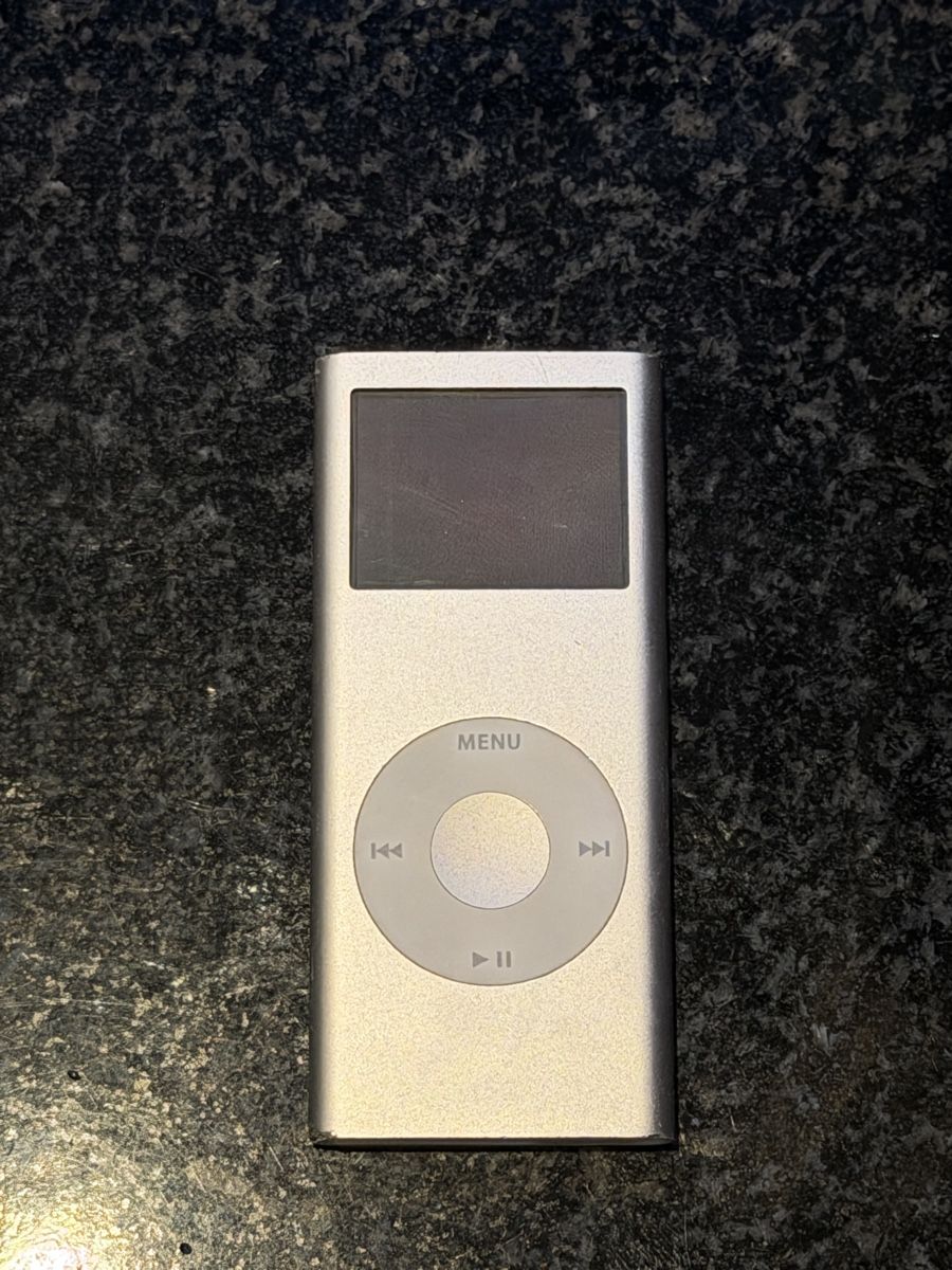 Apple Lettore multimediale portatile: iPod nano 2 4gb Silver – Usato da Lausanne venduto da Planet_Faisceaux 2