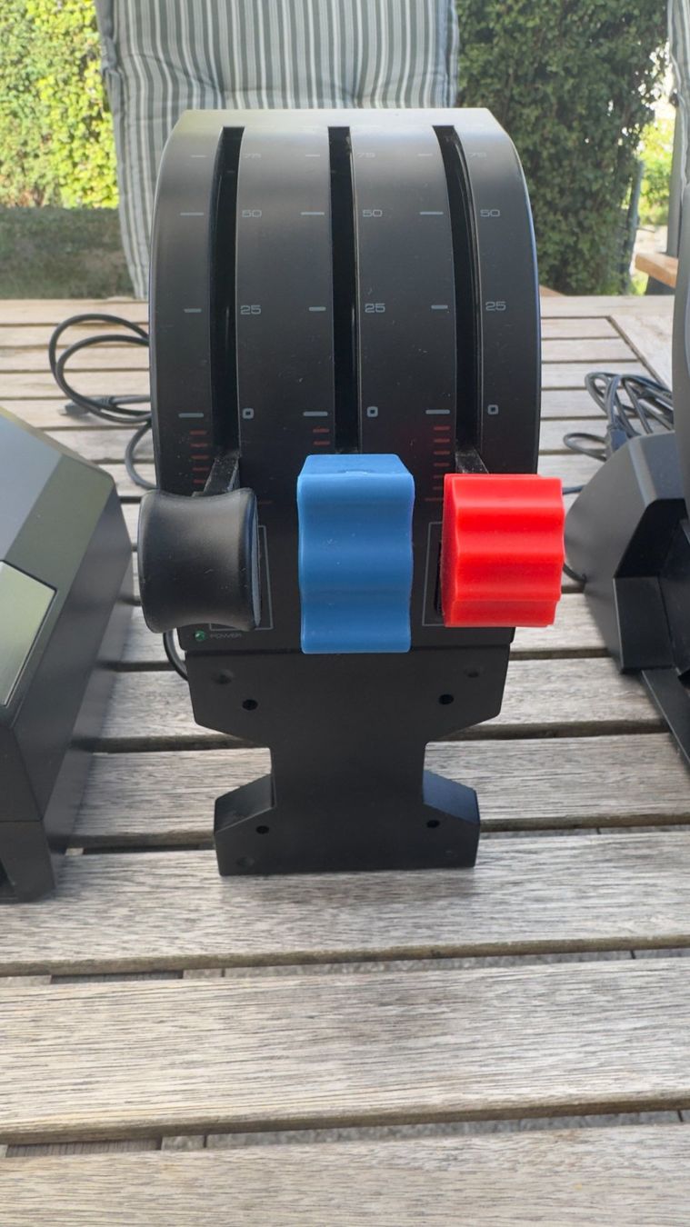 Logitech Manettes: Logitech Flight Yoke System & Rudder Pedalen – D'occasion à Uitikon Waldegg par lulizh 3