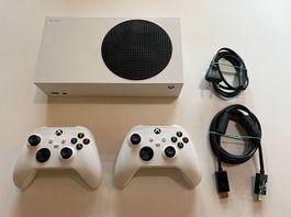 XBOX Series S Konsole mit 2 Controllern