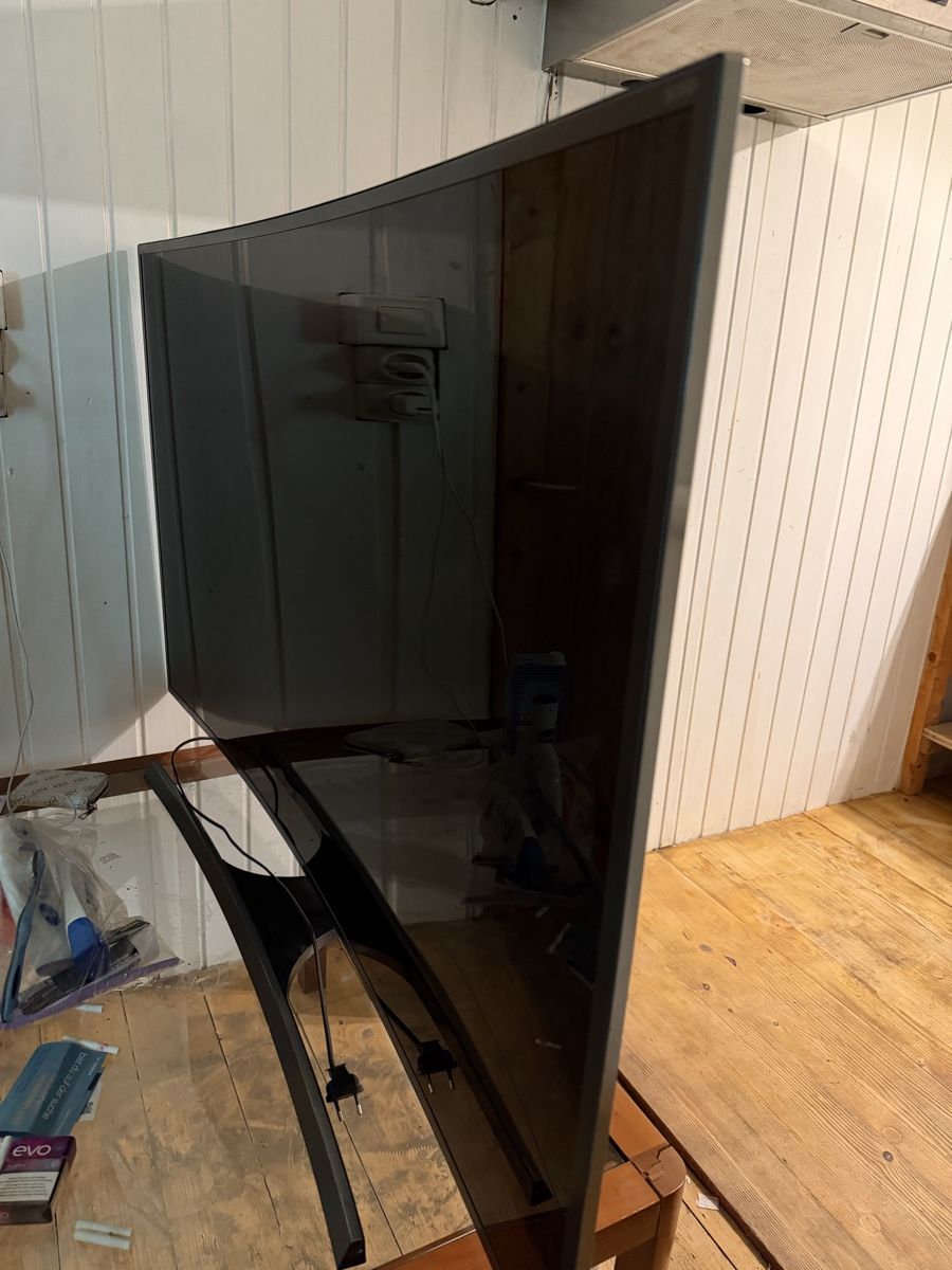 Samsung Appareils TV: Samsung Curved SUHD 4K – D'occasion à Wabern par ale_n5kd 2