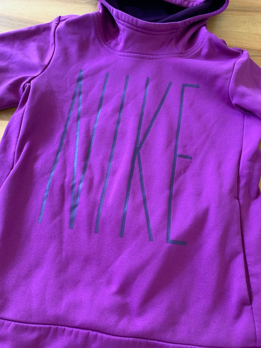 Nike Maglioni & Felpe: NIKE DRI Fit Pullover Grösse XS – Usato da Meiringen venduto da SaltnPepa 1