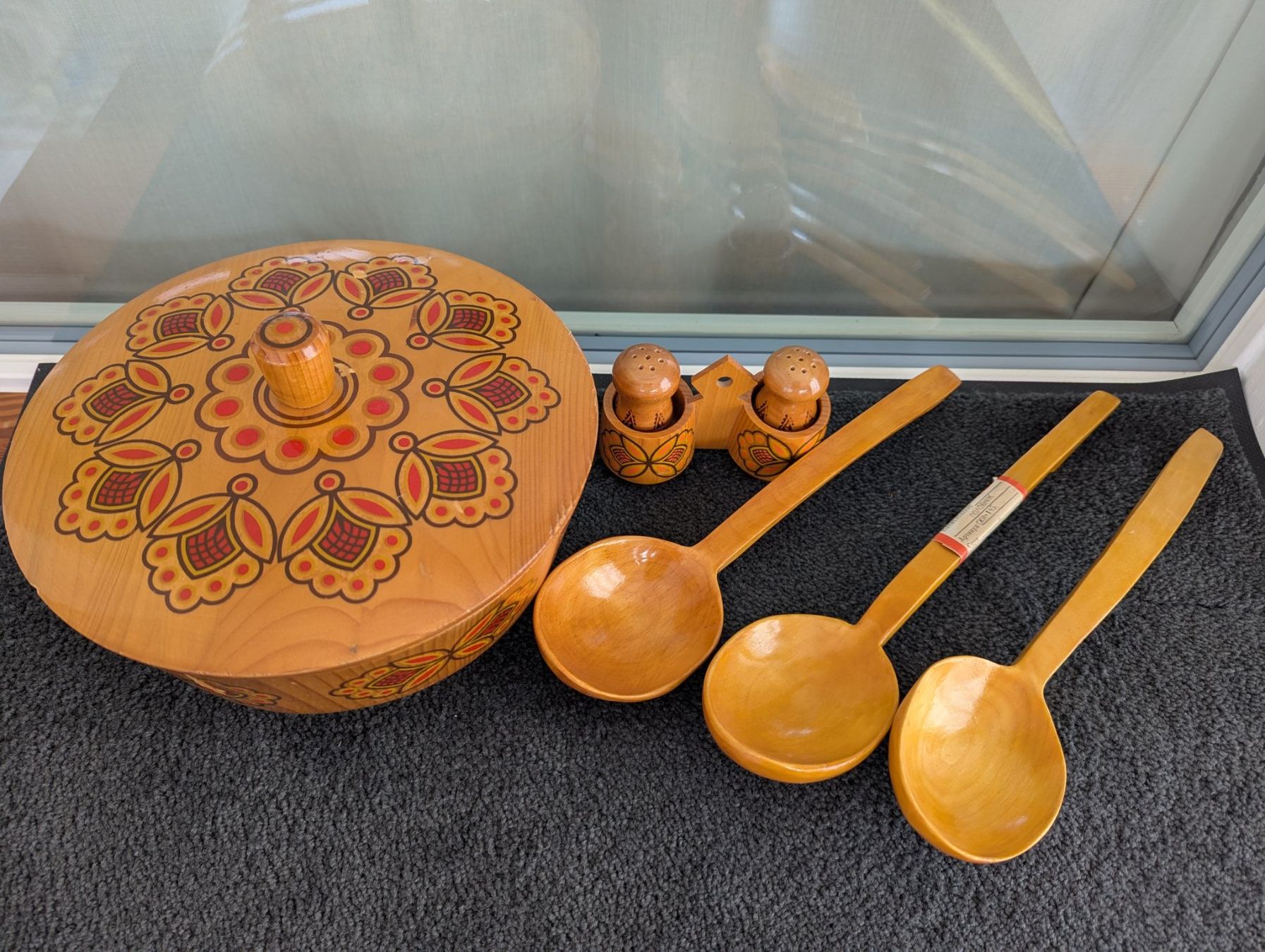 Set di piatti: Vintage - Holz Geschirrset – Usato da Ormalingen venduto da marithias23