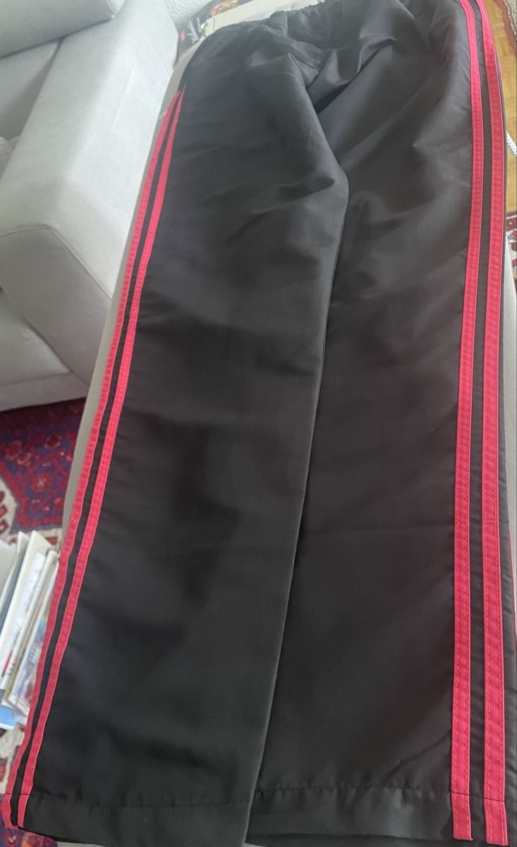 Adidas Completi & Tailleur: Adidas Trainingsanzug Schwarz/Pink – Nuovo (secondo la descrizione) da Au/ZH venduto da markthallerapperswil 3