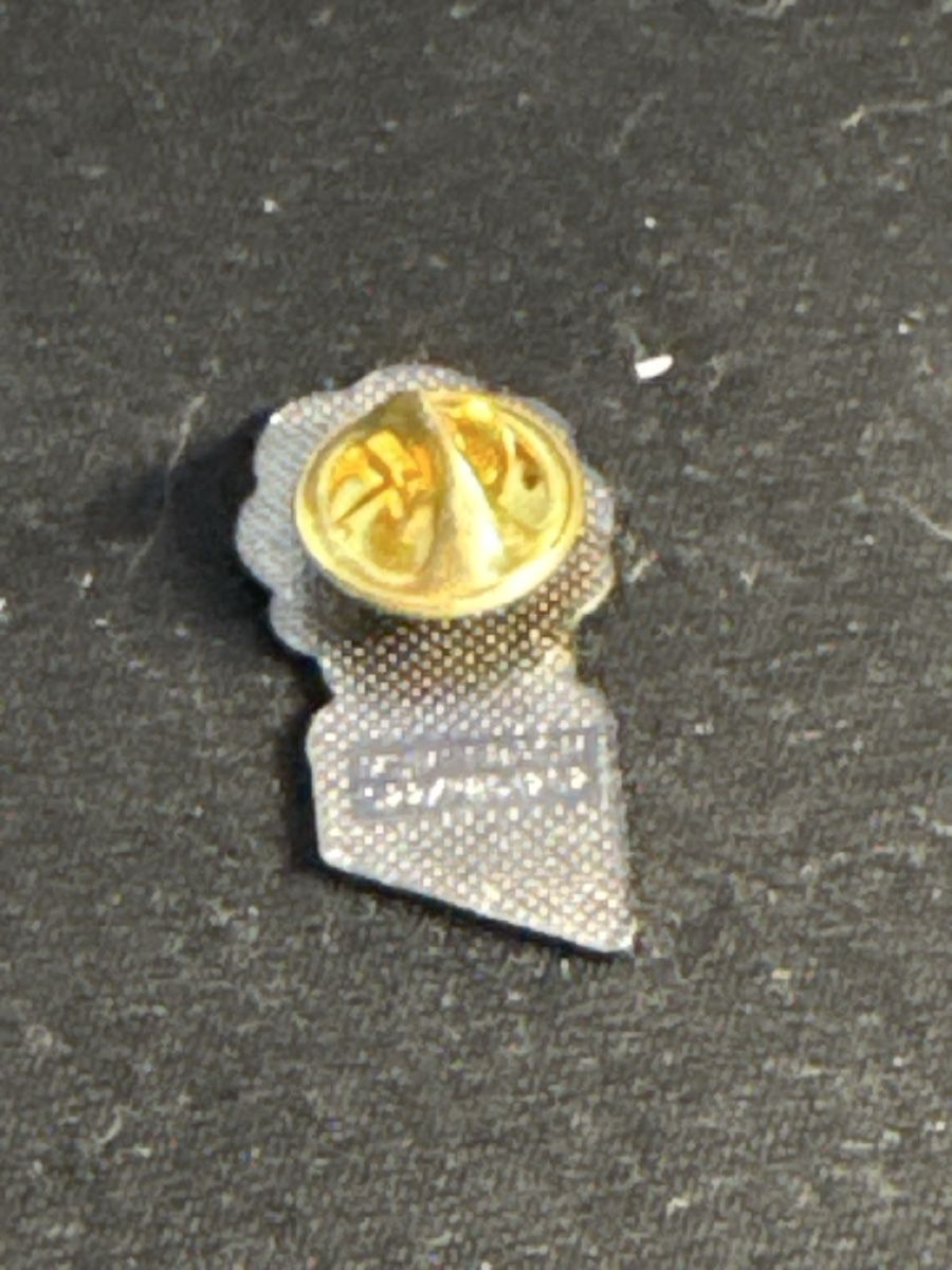 Placchette & Badge: Oster-PIN  Nesquik Hase – Usato da Basel venduto da Fischstabli 1