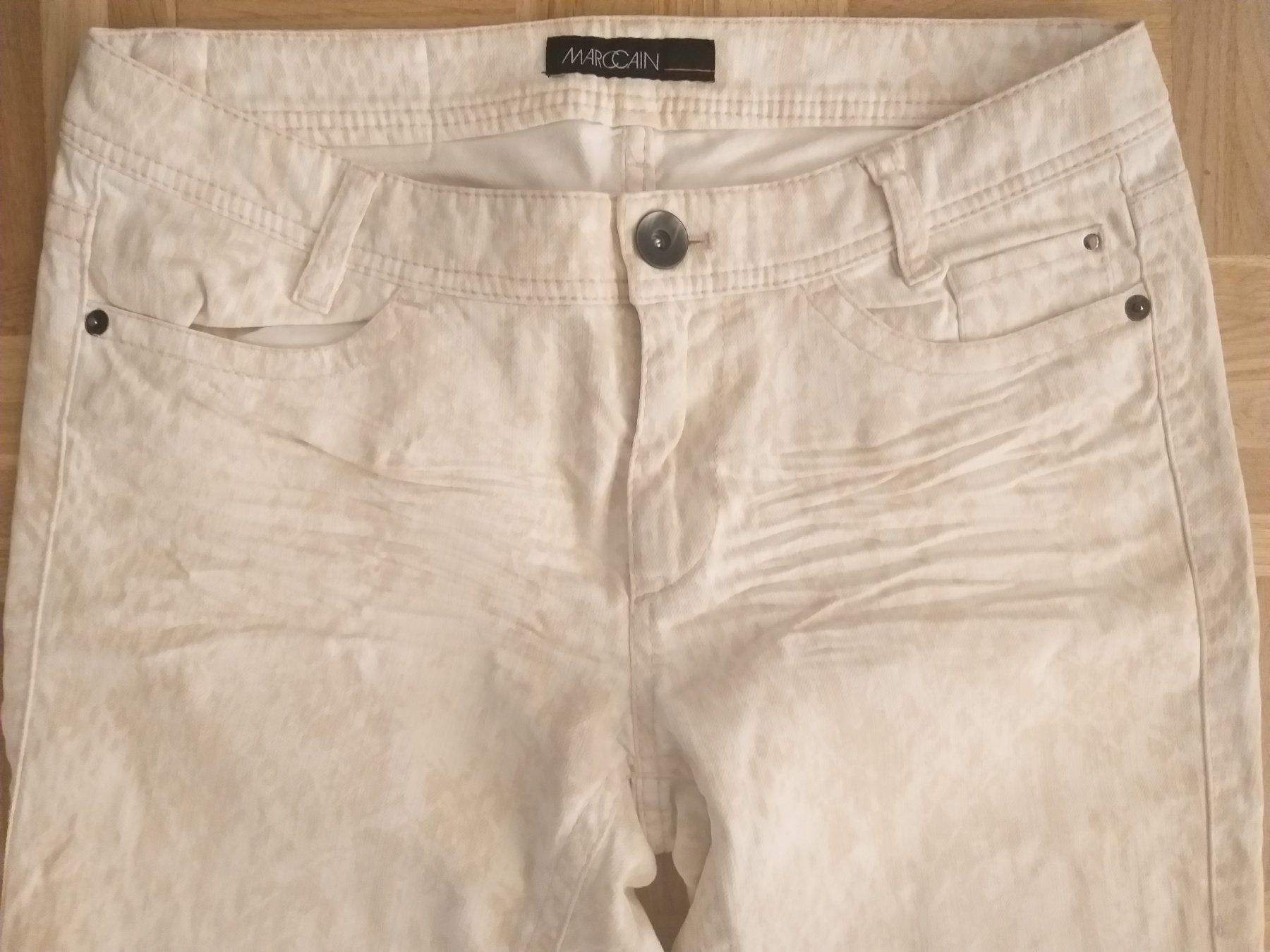 Marc Cain Jeans: MARC CAIN Jeans taille / Grosse M (3) – Gebraucht aus Cossonay-ville von Super-Price-Quality 1