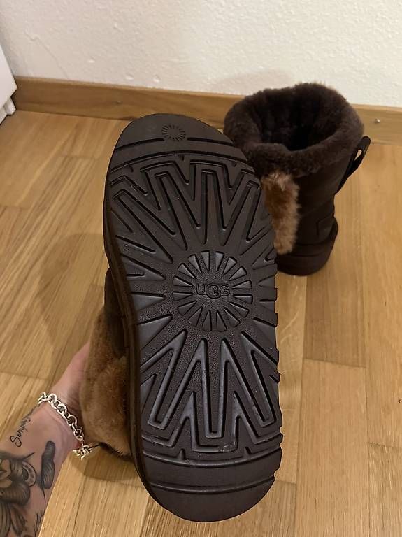 Ugg Scarpe da donna: UGG Classic Chillapeak Gr.38 – Usato da Adliswil venduto da itsasecret 3