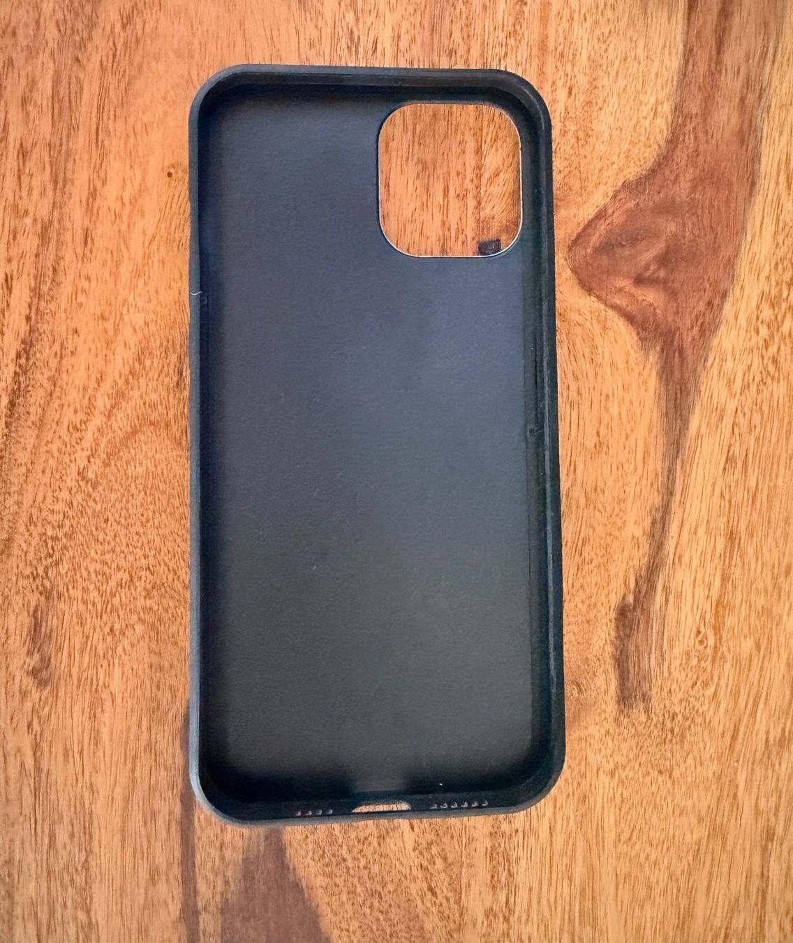 Cover & Protezioni schermo: iPhone 12 pro Max Hülle – Usato da Zug venduto da mcm.v.i 1