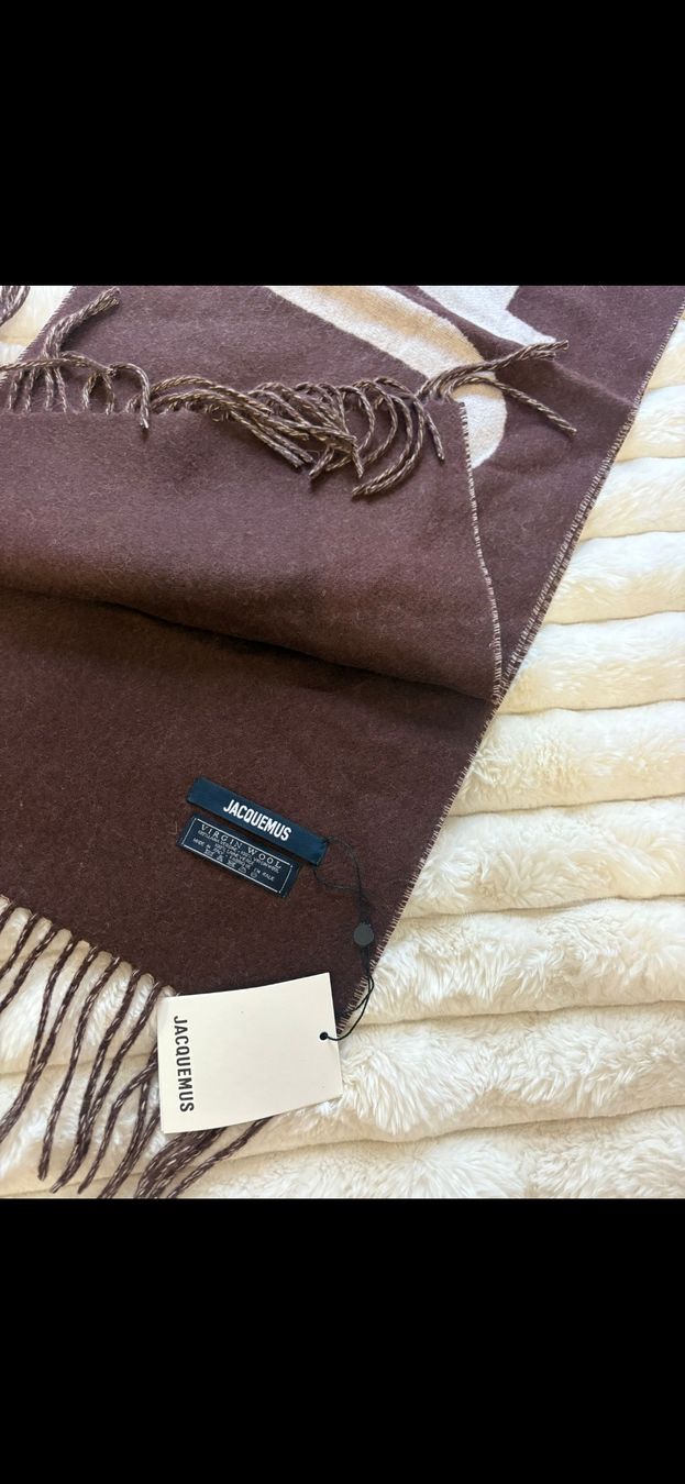 Foulards & écharpes: écharpe Jacquemus – Neuf (Voir description) à Genève par lux_q7sp 1