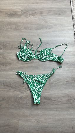 Bikini deux pièces vert à pois